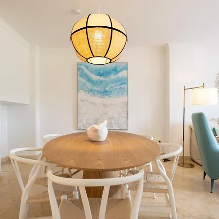Increible Y Moderno Duplex Con Piscinas Y Preciosas Vistas