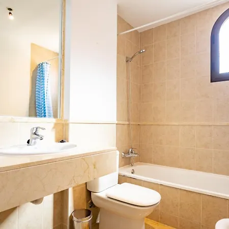 Increíble Y Moderno Duplex Con Piscinas Y Preciosas Vistas 4*