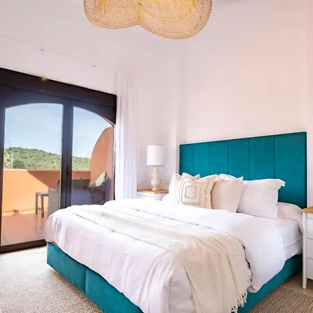 Increíble Y Moderno Duplex Con Piscinas Y Preciosas Vistas 4*