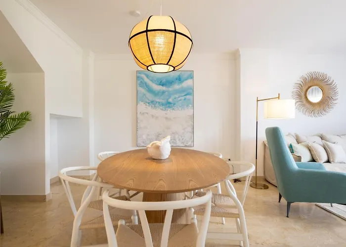 Increible Y Moderno Duplex Con Piscinas Y Preciosas Vistas